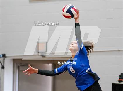 Thumbnail 3 in Olathe Northwest vs. Liberty photogallery.