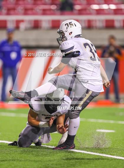 Thumbnail 3 in Desert Hills vs Stansburry (UHSAA 3AA Semifinal) photogallery.