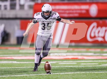 Thumbnail 2 in Desert Hills vs Stansburry (UHSAA 3AA Semifinal) photogallery.