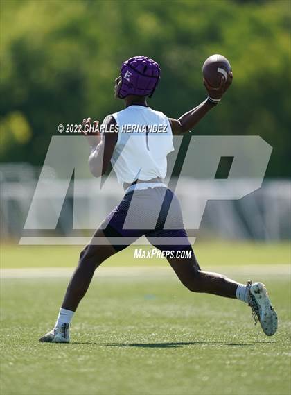 Thumbnail 3 in Elgin vs College Park (Texas 7 on 7 State Qualifier) photogallery.
