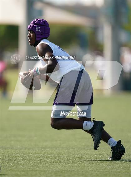 Thumbnail 1 in Elgin vs College Park (Texas 7 on 7 State Qualifier) photogallery.