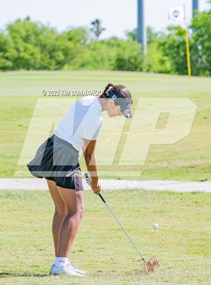 Thumbnail 2 in UIL Region IV 5A Girls Golf Final (Round 1) photogallery.