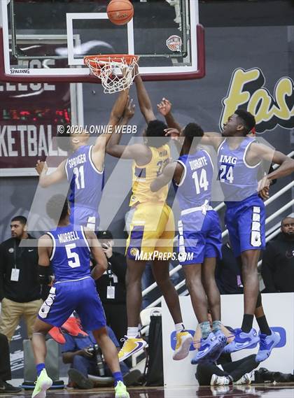Thumbnail 2 in IMG Academy vs. Montverde Academy (Spalding Hoophall Classic) photogallery.