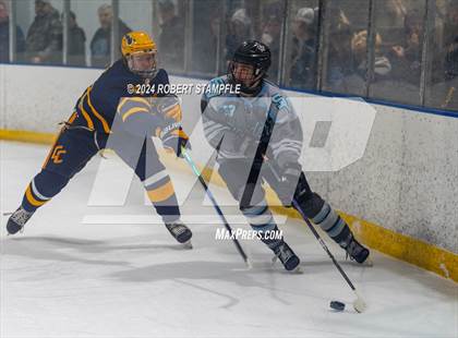Thumbnail 3 in Central Catholic @ Seneca Valley photogallery.