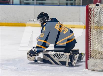 Thumbnail 1 in Central Catholic @ Seneca Valley photogallery.