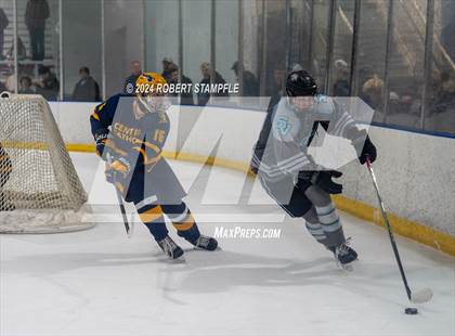 Thumbnail 2 in Central Catholic @ Seneca Valley photogallery.