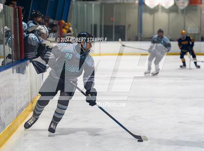 Thumbnail 2 in Central Catholic @ Seneca Valley photogallery.