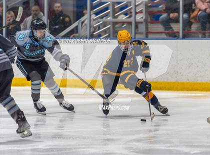 Thumbnail 3 in Central Catholic @ Seneca Valley photogallery.