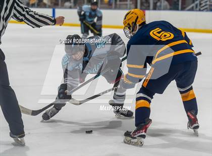 Thumbnail 2 in Central Catholic @ Seneca Valley photogallery.