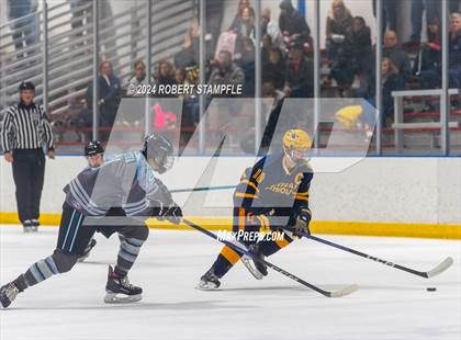 Thumbnail 1 in Central Catholic @ Seneca Valley photogallery.