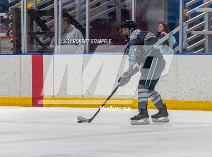 Thumbnail 2 in Central Catholic @ Seneca Valley photogallery.