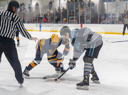 Thumbnail 1 in Central Catholic @ Seneca Valley photogallery.