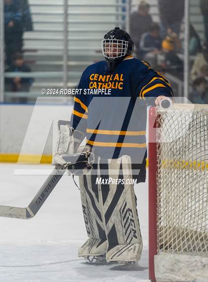 Thumbnail 2 in Central Catholic @ Seneca Valley photogallery.