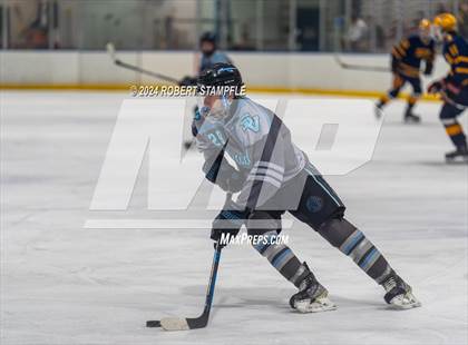 Thumbnail 3 in Central Catholic @ Seneca Valley photogallery.