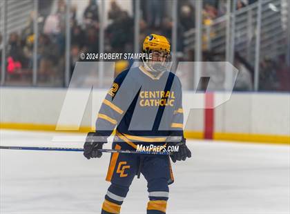 Thumbnail 2 in Central Catholic @ Seneca Valley photogallery.
