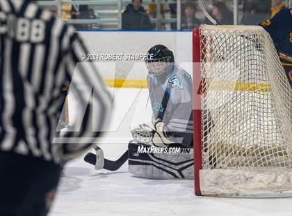 Thumbnail 3 in Central Catholic @ Seneca Valley photogallery.