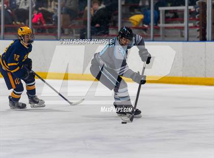 Thumbnail 3 in Central Catholic @ Seneca Valley photogallery.