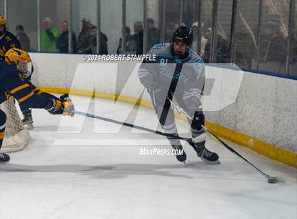 Thumbnail 1 in Central Catholic @ Seneca Valley photogallery.