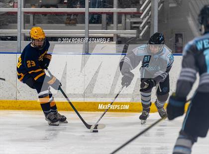 Thumbnail 1 in Central Catholic @ Seneca Valley photogallery.