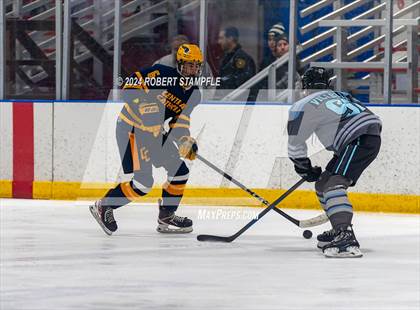 Thumbnail 3 in Central Catholic @ Seneca Valley photogallery.