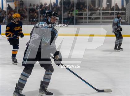 Thumbnail 1 in Central Catholic @ Seneca Valley photogallery.
