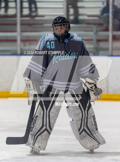 Thumbnail 1 in Central Catholic @ Seneca Valley photogallery.