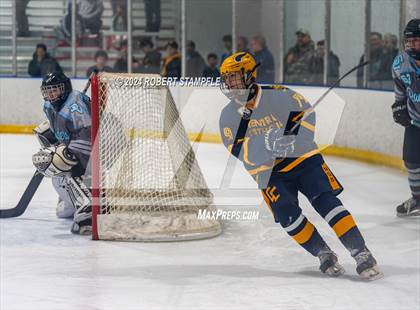 Thumbnail 2 in Central Catholic @ Seneca Valley photogallery.