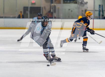 Thumbnail 3 in Central Catholic @ Seneca Valley photogallery.