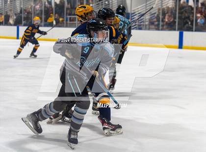 Thumbnail 3 in Central Catholic @ Seneca Valley photogallery.