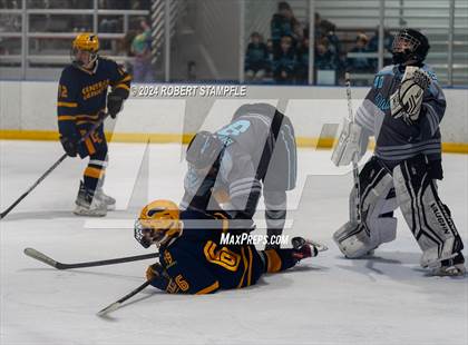 Thumbnail 2 in Central Catholic @ Seneca Valley photogallery.