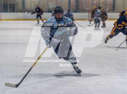 Thumbnail 2 in Central Catholic @ Seneca Valley photogallery.