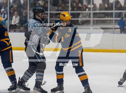 Thumbnail 3 in Central Catholic @ Seneca Valley photogallery.