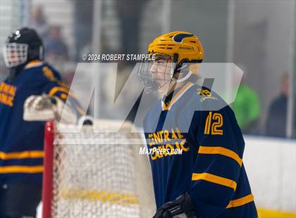 Thumbnail 1 in Central Catholic @ Seneca Valley photogallery.