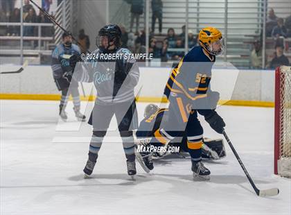 Thumbnail 2 in Central Catholic @ Seneca Valley photogallery.