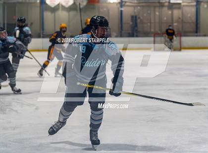 Thumbnail 2 in Central Catholic @ Seneca Valley photogallery.
