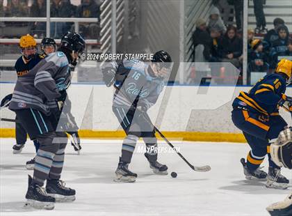 Thumbnail 3 in Central Catholic @ Seneca Valley photogallery.