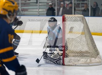 Thumbnail 1 in Central Catholic @ Seneca Valley photogallery.