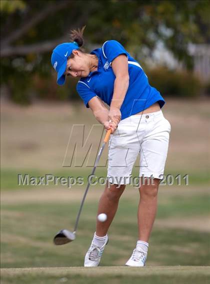 Thumbnail 2 in CIF State SoCal Girls Golf Championships photogallery.