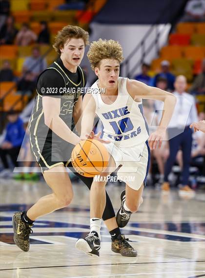 Thumbnail 2 in Desert Hills vs Dixie (UHSAA 4A Quarterfinal) photogallery.