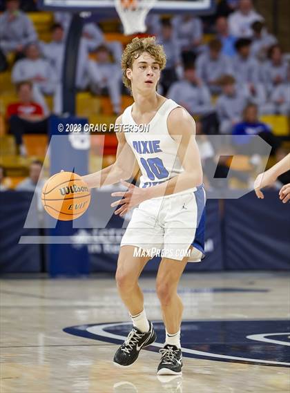 Thumbnail 3 in Desert Hills vs Dixie (UHSAA 4A Quarterfinal) photogallery.