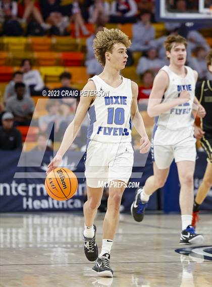 Thumbnail 1 in Desert Hills vs Dixie (UHSAA 4A Quarterfinal) photogallery.