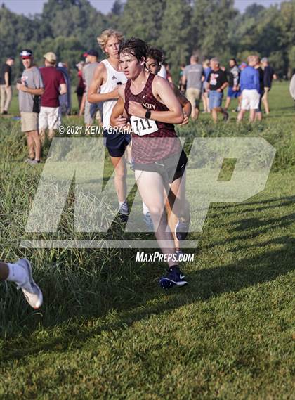Thumbnail 2 in Huntington North Invitational photogallery.