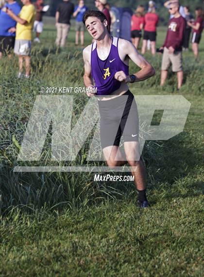 Thumbnail 2 in Huntington North Invitational photogallery.