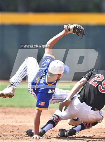 Thumbnail 1 in Palos Verdes vs. Bishop Amat (Diamond National Classic) photogallery.