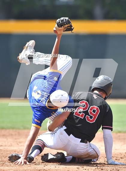 Thumbnail 1 in Palos Verdes vs. Bishop Amat (Diamond National Classic) photogallery.