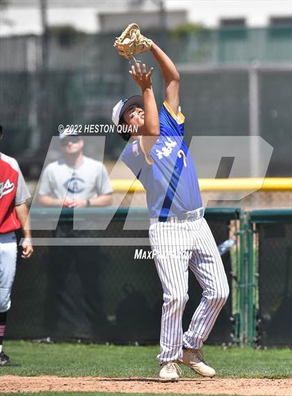 Thumbnail 3 in Palos Verdes vs. Bishop Amat (Diamond National Classic) photogallery.