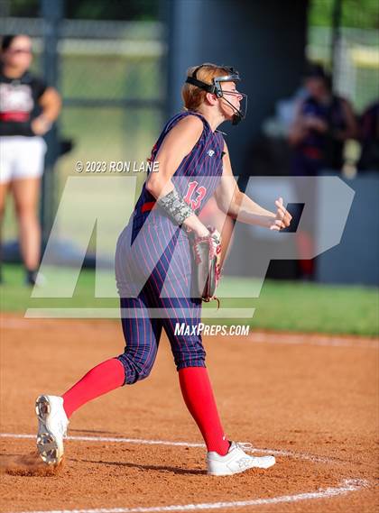 Thumbnail 1 in Ponca City @ Mustang photogallery.