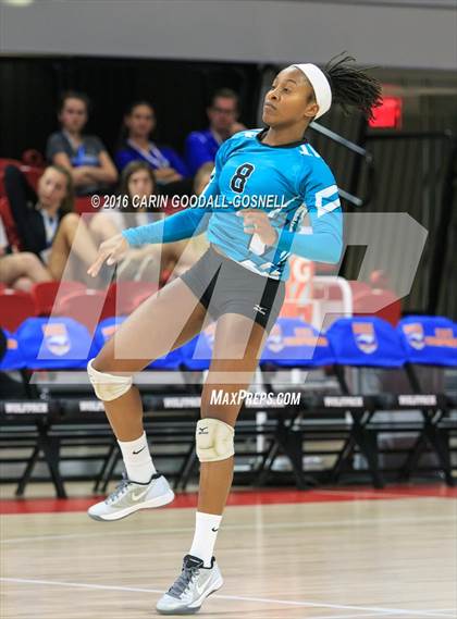Thumbnail 1 in Green Hope vs. Ronald Reagan (NCHSAA 4A Final) photogallery.