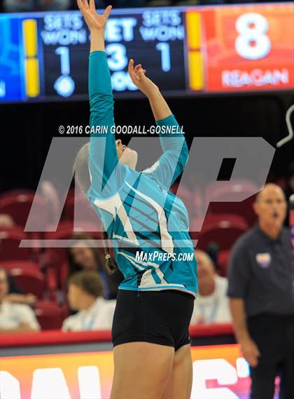 Thumbnail 2 in Green Hope vs. Ronald Reagan (NCHSAA 4A Final) photogallery.