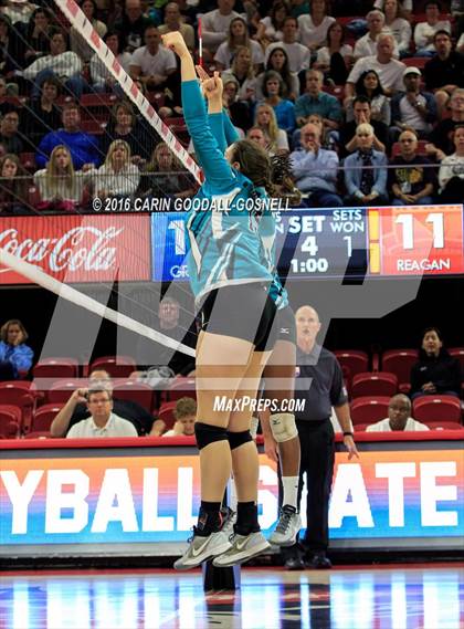 Thumbnail 1 in Green Hope vs. Ronald Reagan (NCHSAA 4A Final) photogallery.